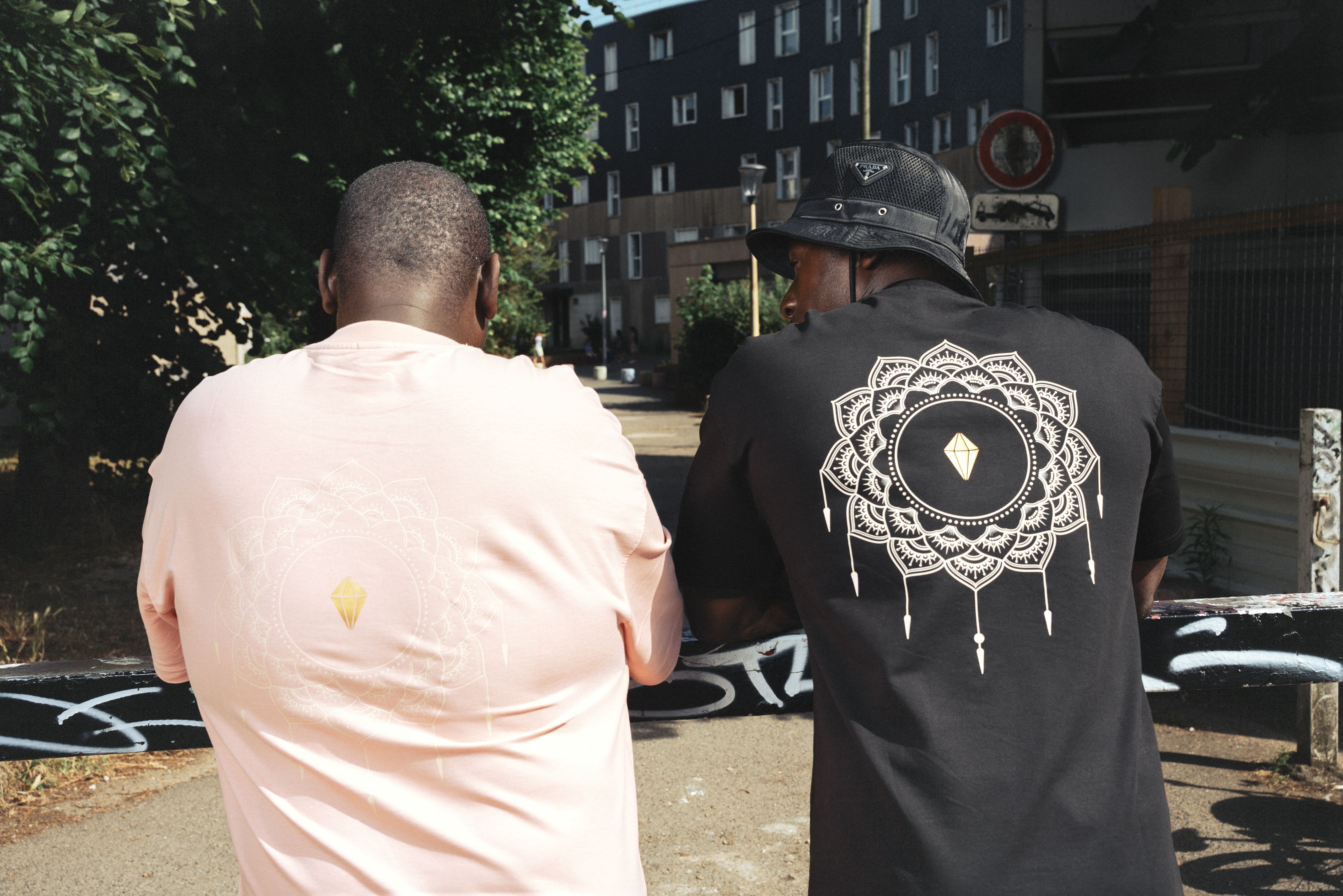 T-SHIRT BLACK - DIAMANT OR – Image 6